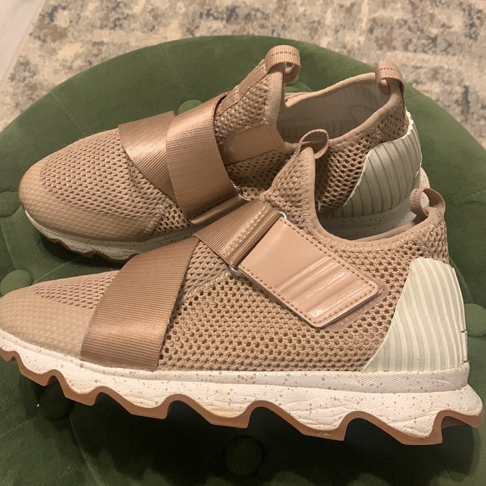 Sorel 'Kinetic Sneak' Sneakers 9.5  pink beige - Picture 2 of 8